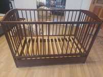 Drewniane łóżeczko Klupś 60x120 z szufladą