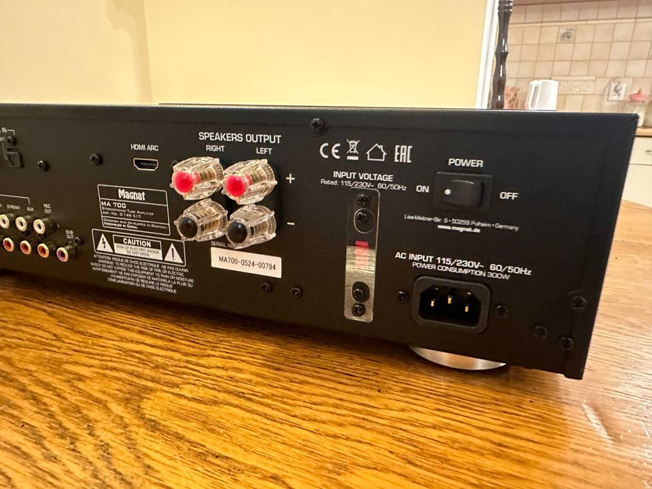 Wzmacniacz Magnat MA 700 stereo hybrydowy 2.1