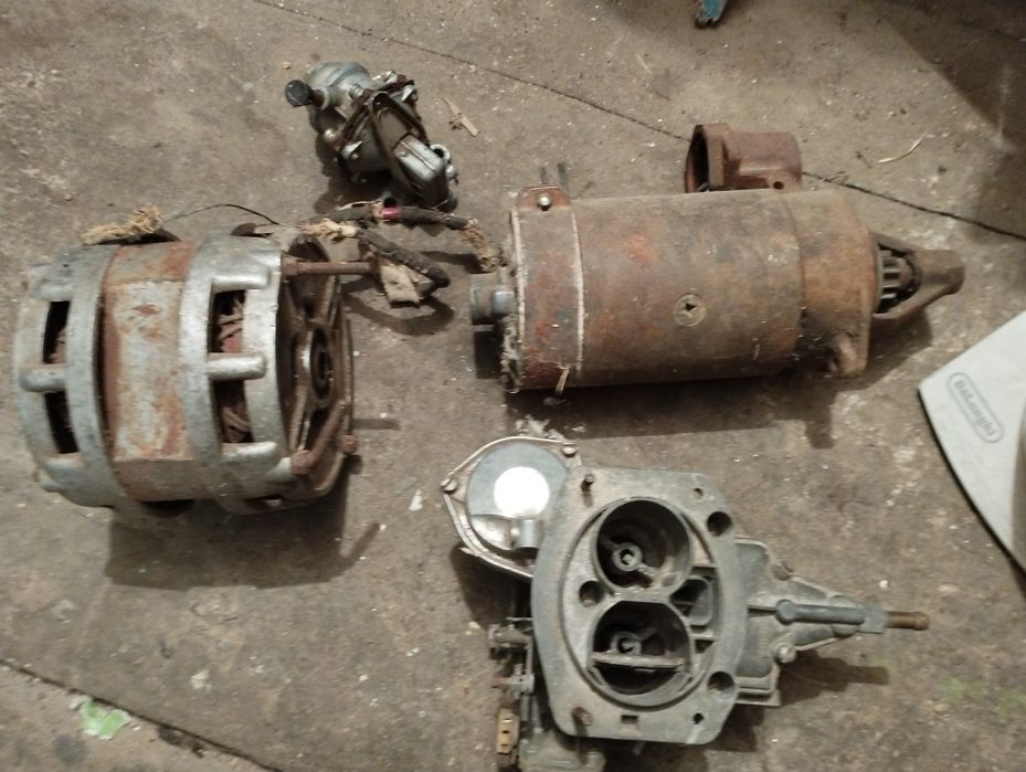 Карбюратор, стартер, бензонасос.