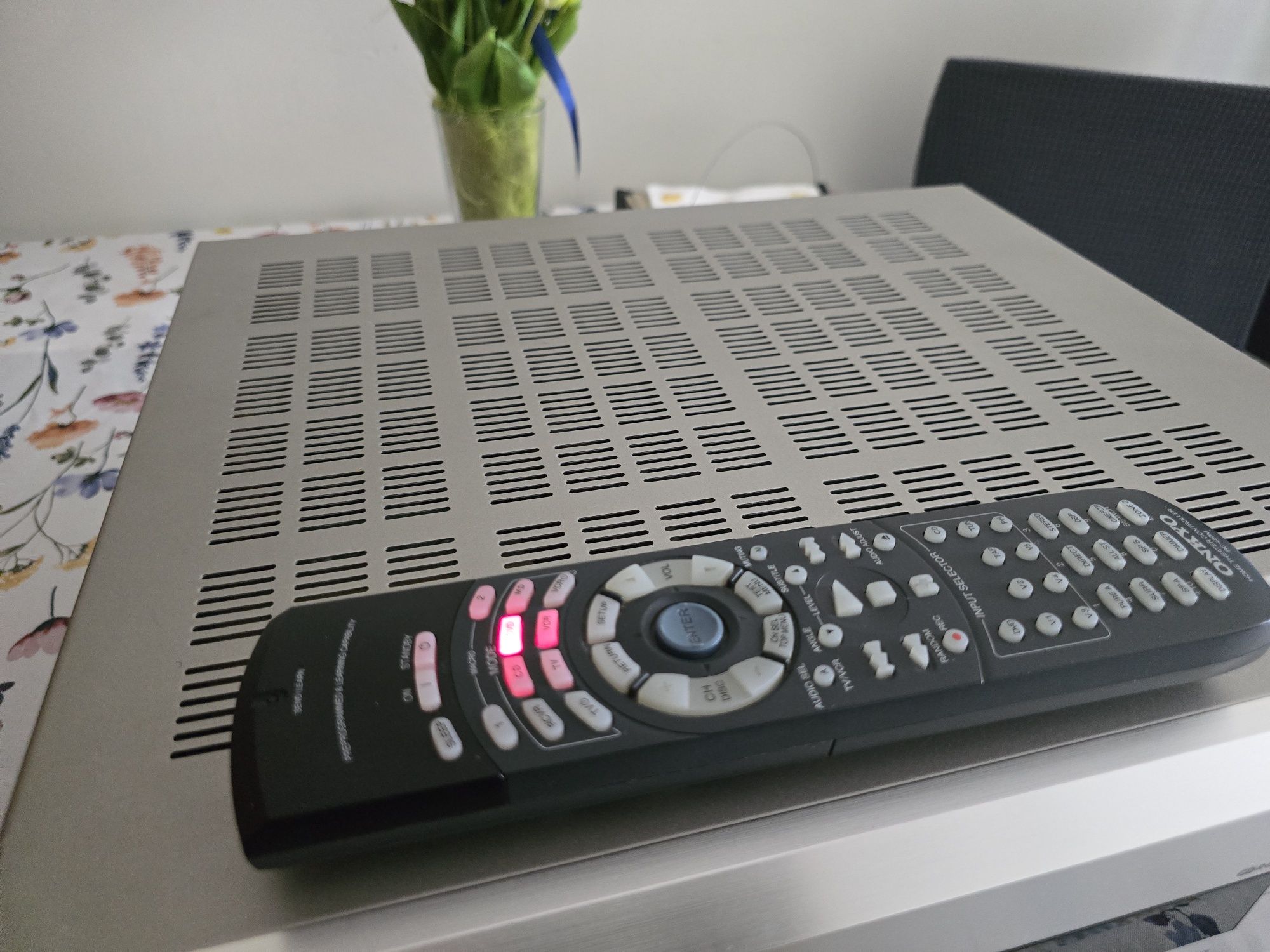 Amplituner Onkyo TX-SR600E