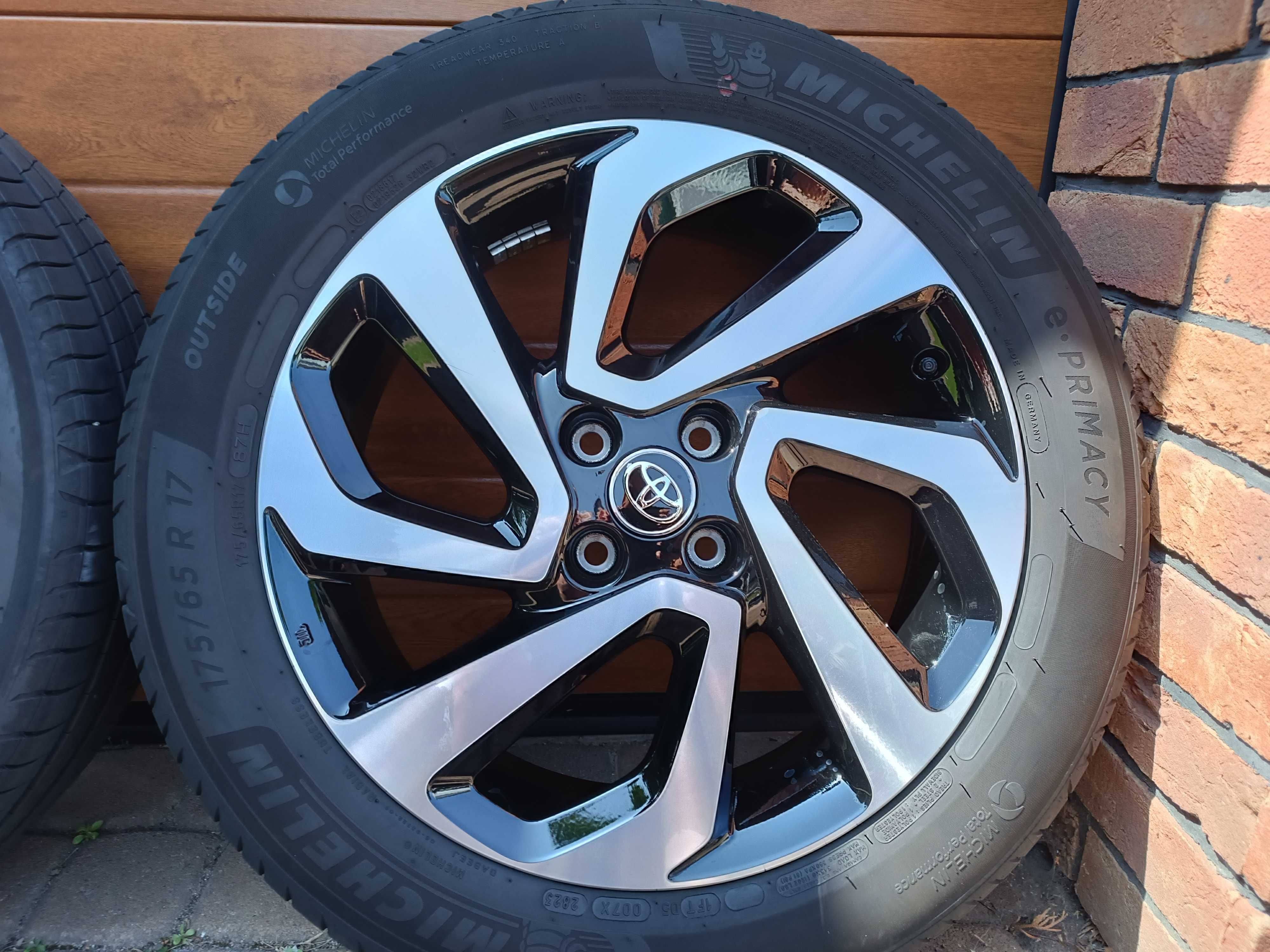 Koła felgi aluminiowe Alufelgi TOYOTA 17" Aygo X Yaris