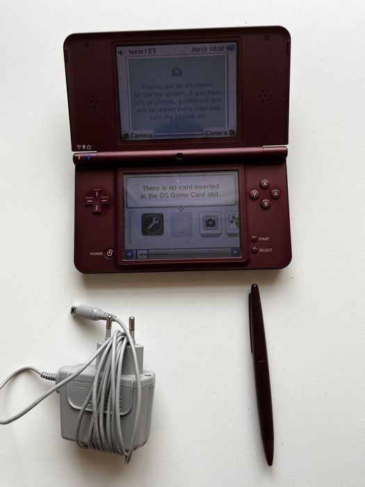 Nintendo DSi XL completo em caixa