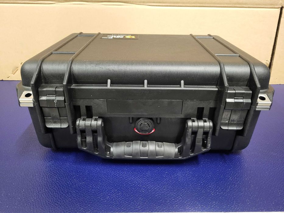 PELI 1450 (37x26x15) pianka / black Pelican walizka, FAKTURA