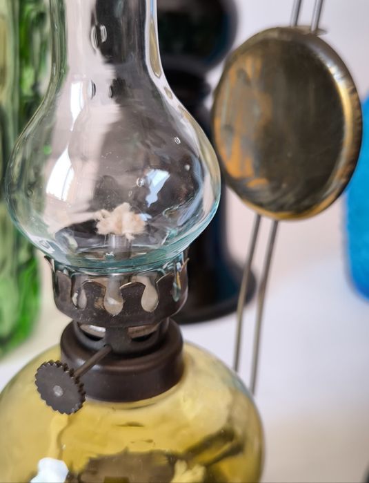 Lampa naftowa piekne stare kolorowe szkło