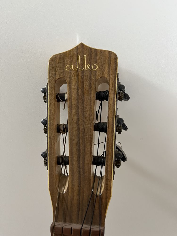 Sprzedam zabytkowaą gitarę alko