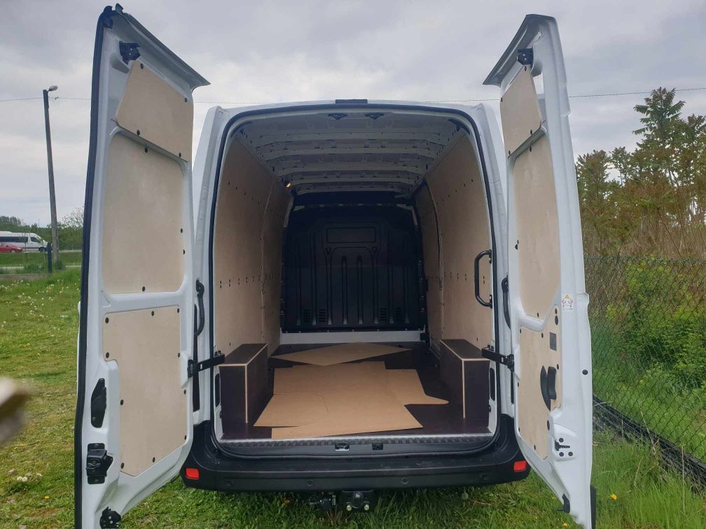 Wynajem pojazdów dostawczych bus blaszak Renault Master l3h2. 200zl