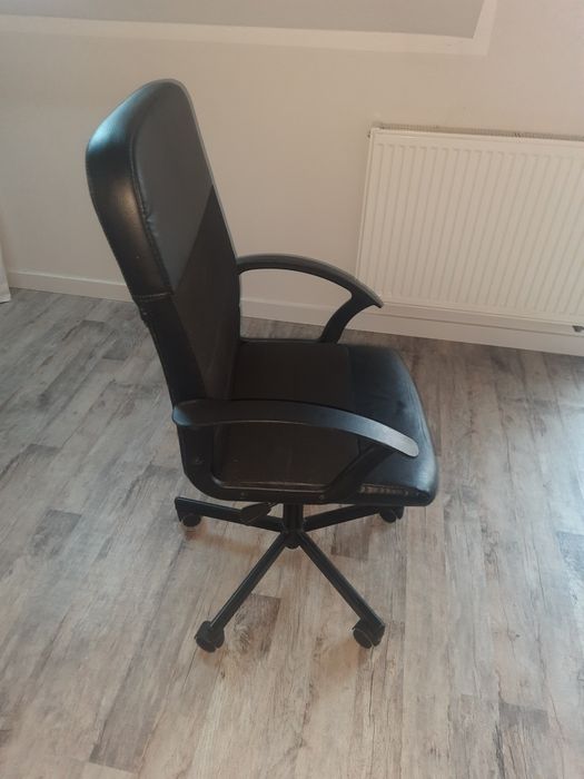 Krzesło biurowe dla dziecka IKEA