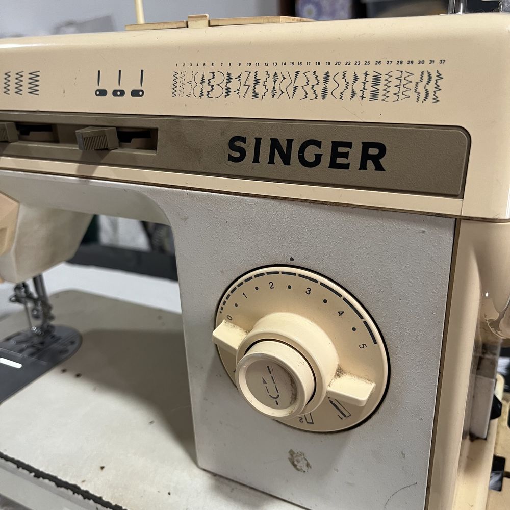 Máquina de costura (doméstica) Singer