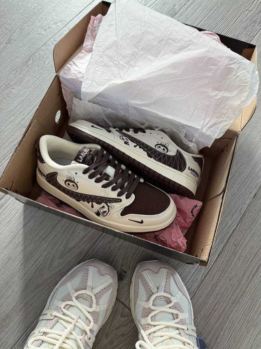 Кросівки Nike Air Jordan 1 x Travis Scott Low LABUBU premium
