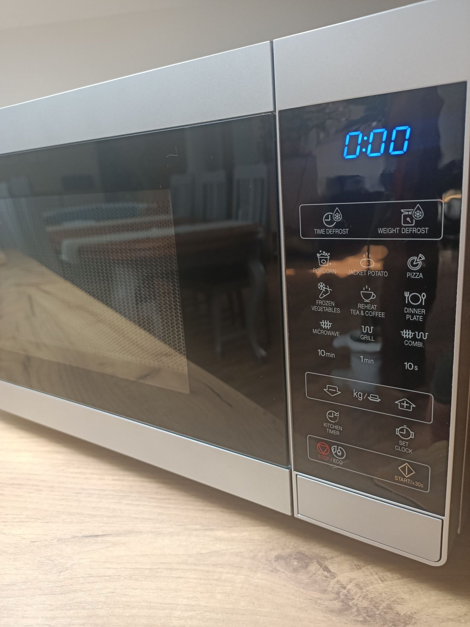 Mikrofalówka Sharp YC-MG02E-S