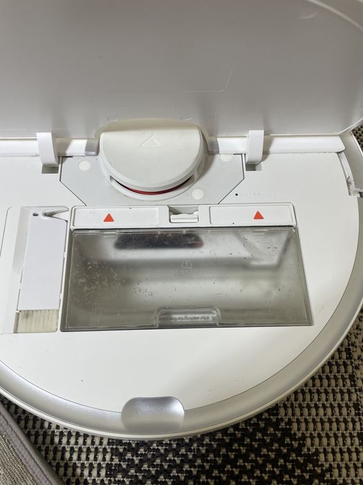 Робот-пилосос Roborock S50 з вологим прибиранням