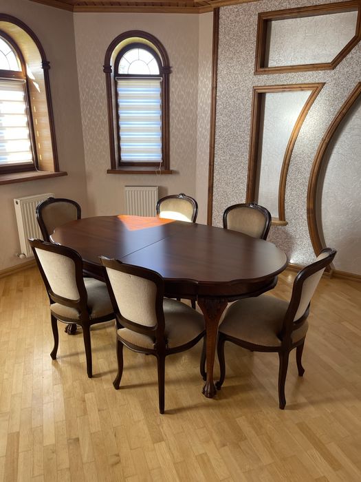 Стіл з стильцями  натуральне дерево горіх! 70-80 років стан ідеальний