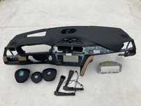 BMW 3 F30 4 F32 F34 F36 M M3 M4 F80 F82 LIFT SKÓRA DESKA KONSOLA KOKPIT PULPIT PÓŁKA PARAPET AIRBAG PODUSZKA POWIETRZNA KIEROWCY PASAŻERA KOLAN KOLANOWA FOTELOWA W FOTEL PASY PAS NAPINACZ DOPINACZ