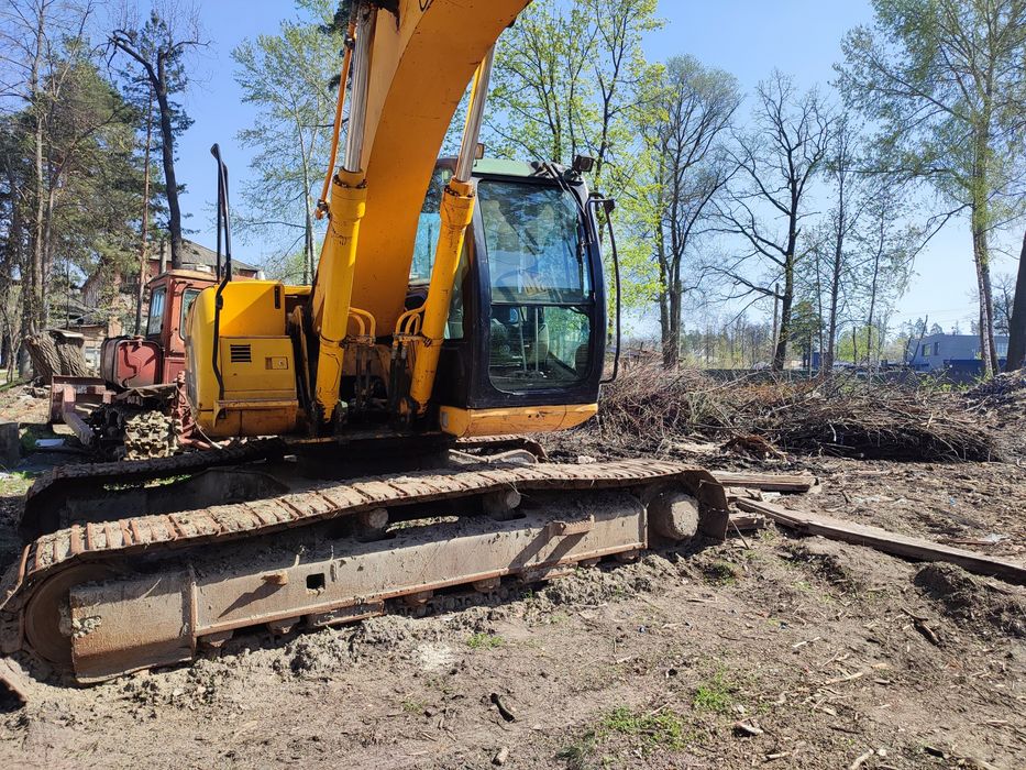 JCB JS 220 LC гусеничный