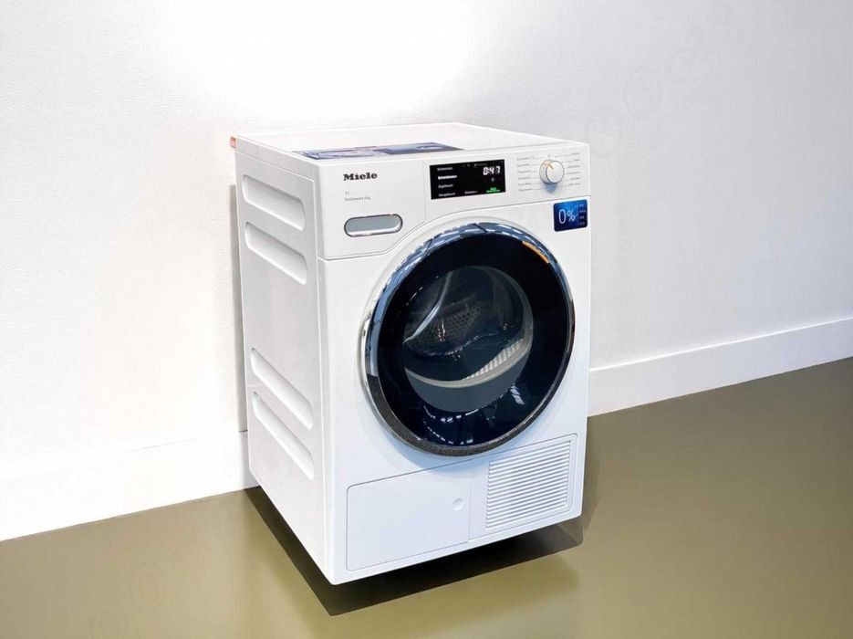 Сушильна машина Miele / Миле TWF640WP, 8 кг, тепловий насос, чорн-хром