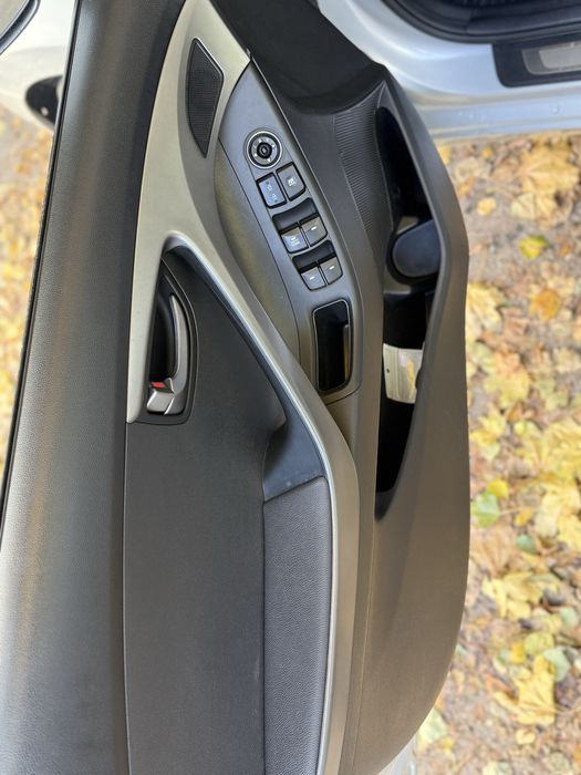 Hyundai  Elantra GLS