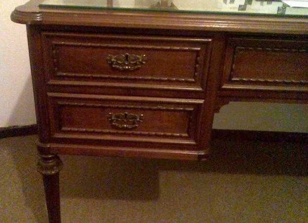 Móveis de escritório estilo Louis XVI