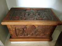 Linda arca / baú africana vintage esculpida em madeira exótica
