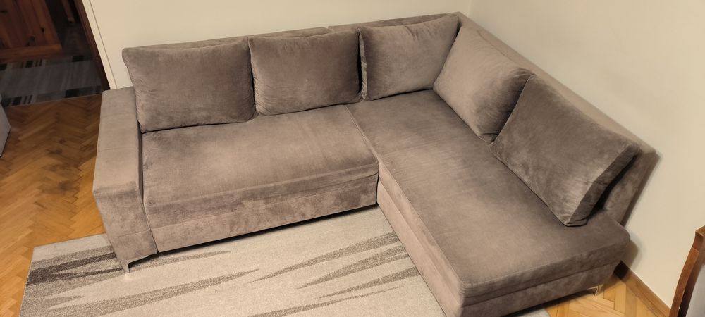 Duży elegancki narożnik w bardzo dobrym stanie