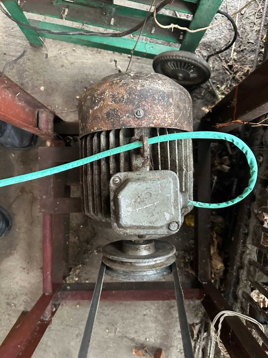 Єлектродвигатель. ЕлектРомотор  3Квт-1500