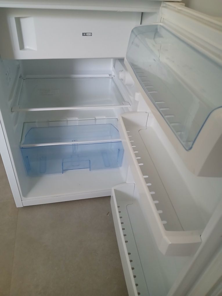 Lodówka beko 84cm A++