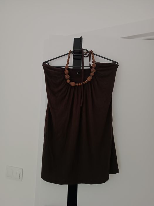 Bluzka odkryte ramiona drewniane korale brąz Amisu XS brązowa