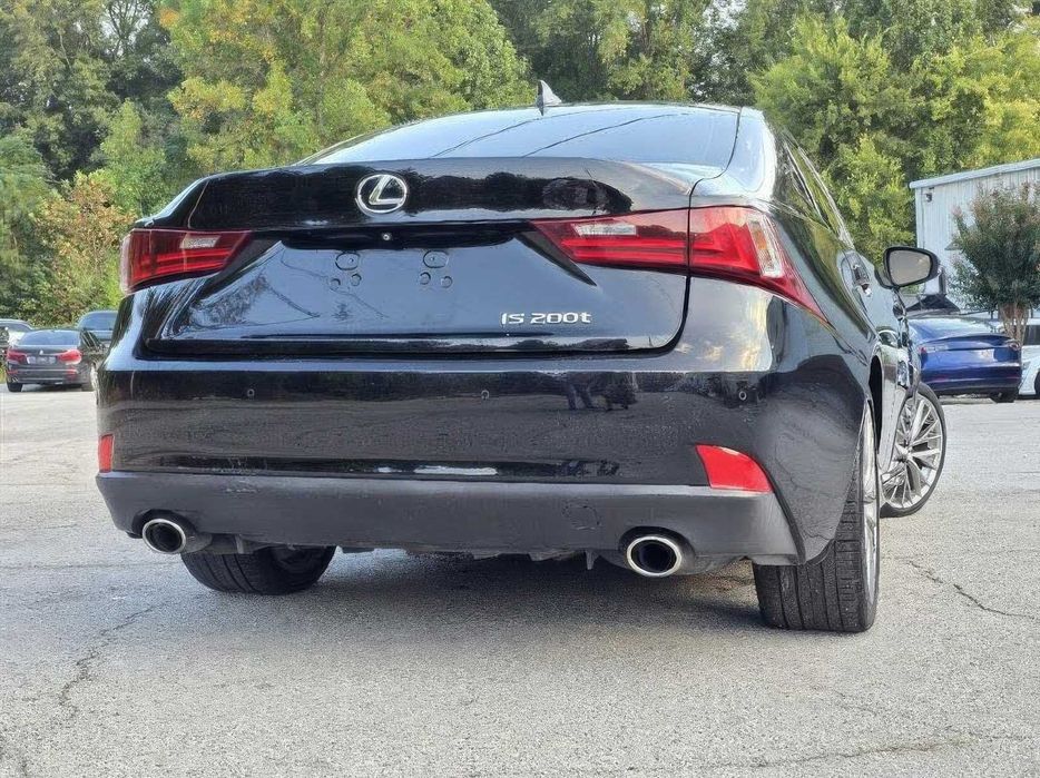 Lexus IS 200t      2016