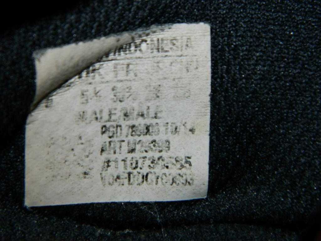 Футзалки Adidas (оригинал) фирменные размер- 38 стелька-24,5см
