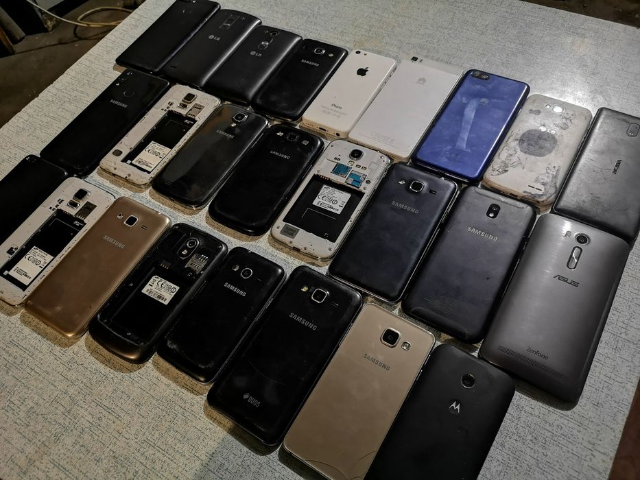 Лот смартфонов Samsung под ремонт