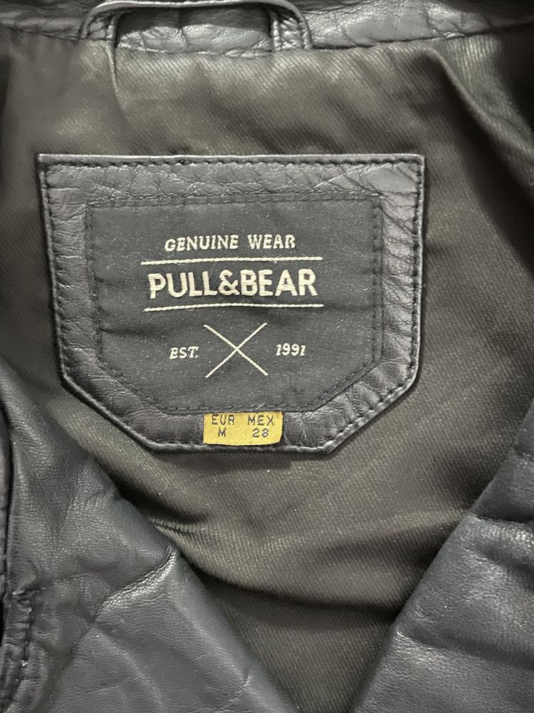 Кожаная куртка фирмы pull and bear