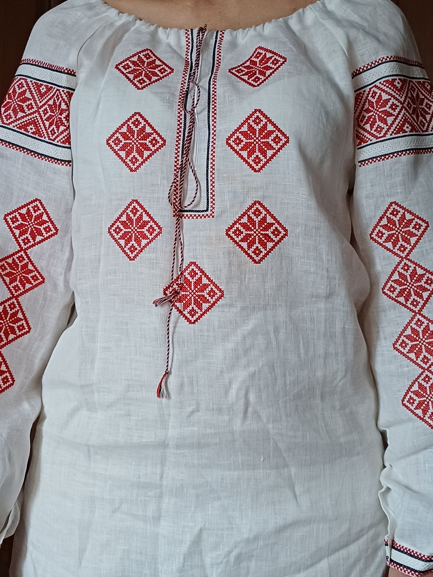 Продаю жіночу вишиванку, розм.42-44