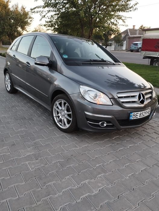 Mercedes-Benz B180 W245,бензин,автомат 2010года