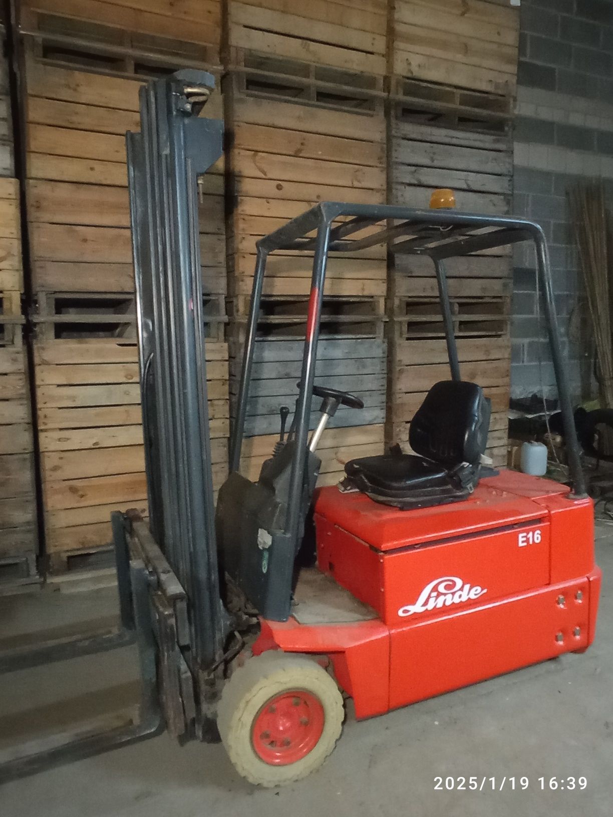 Wózek widłowy Linde E16 triplex