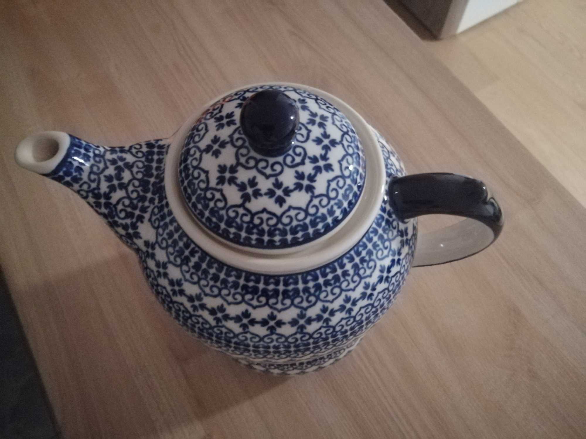 Dzbanek z podgrzewaczem