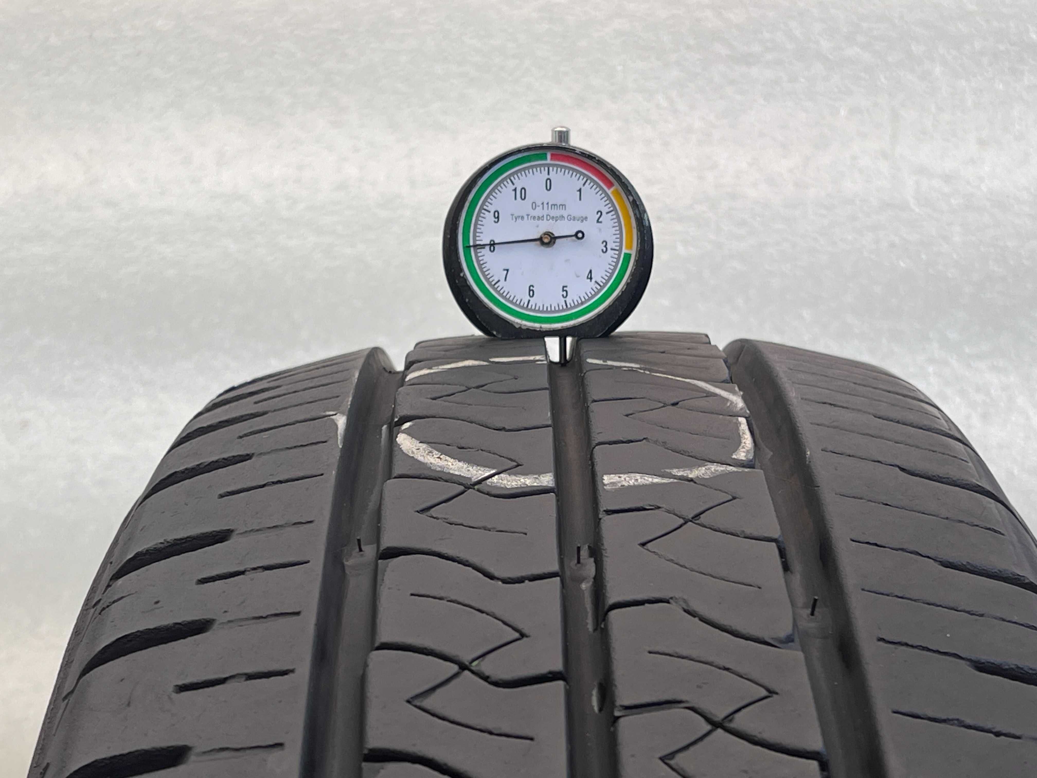 215/65 R15C Kumho {1  шина }