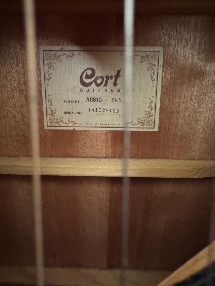 Guitarra Cort AD 810 BK