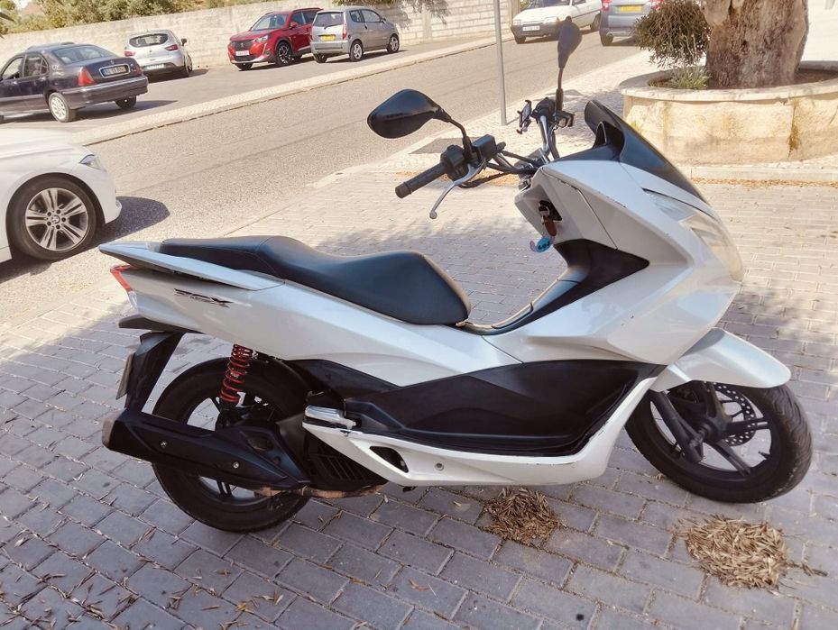Vendo moto  PCX 2016