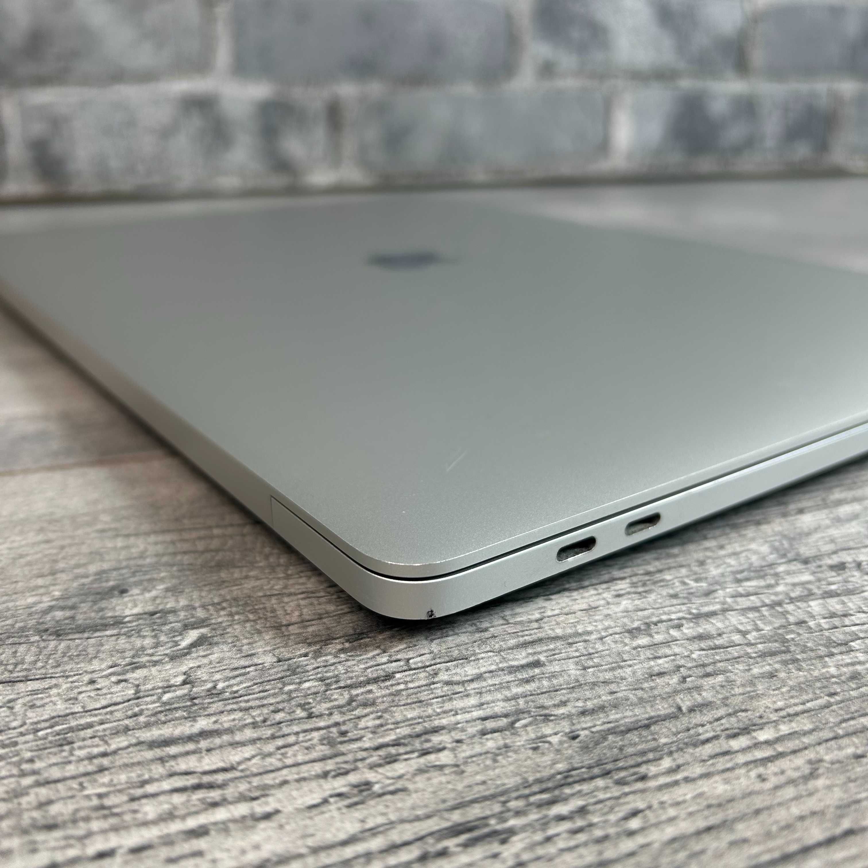 Ноубук Apple MacBook Pro 16 2019 i7/16Gb/512Gb/PRO 5300M 4Gb