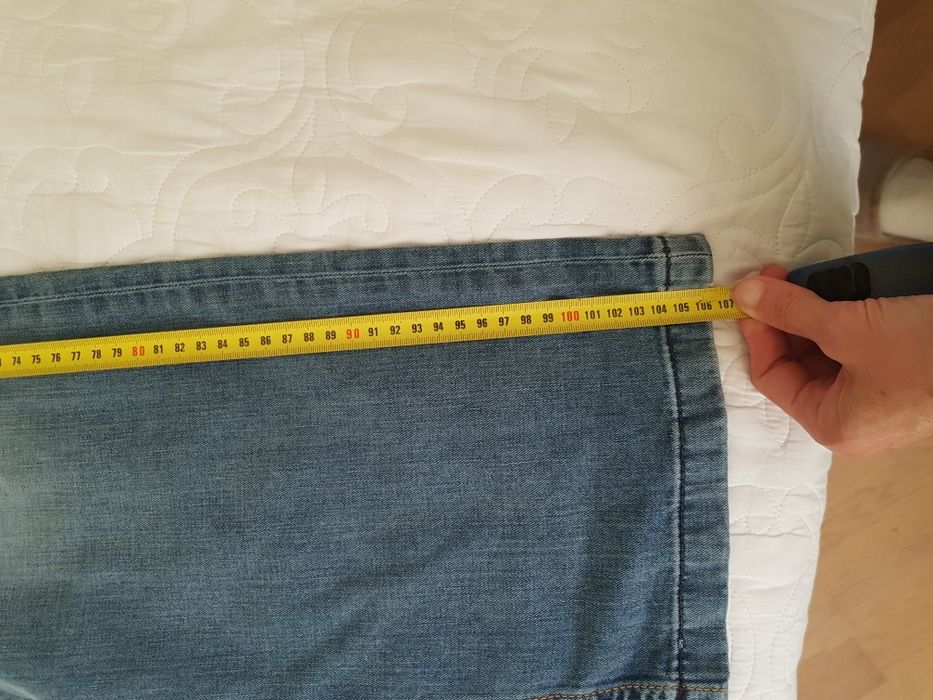 Нові чоловвчі джинси фірми Colins