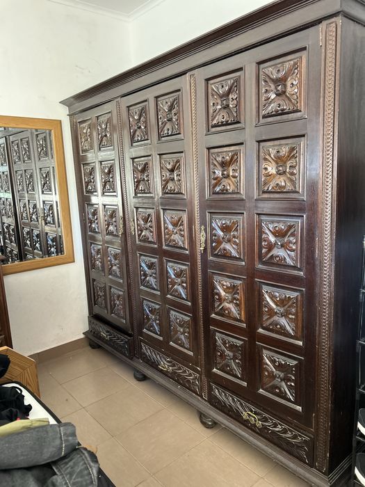 Guarda roupa  tres portas