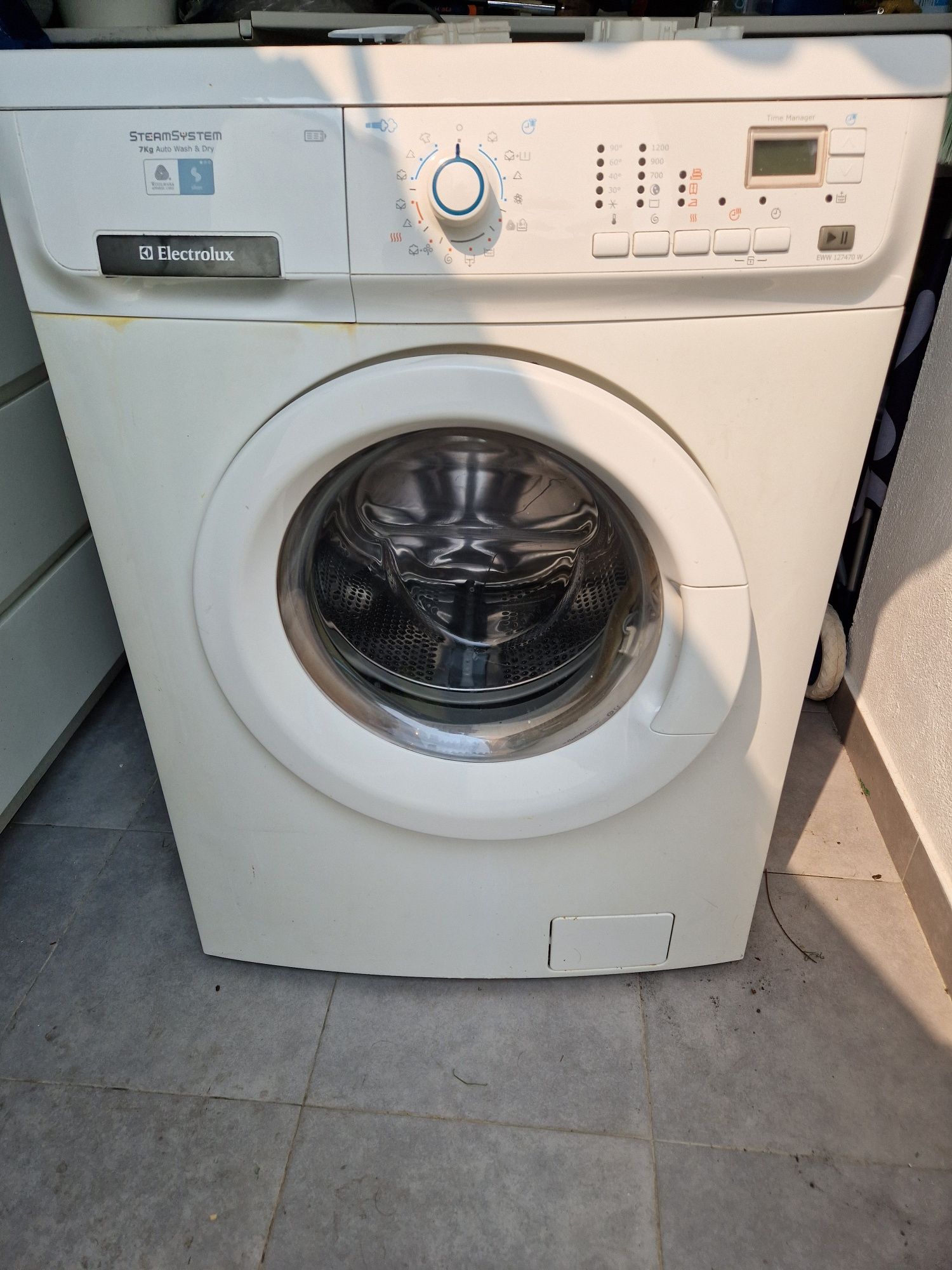 Sistema  porta máquina de lavar roupa Electrolux