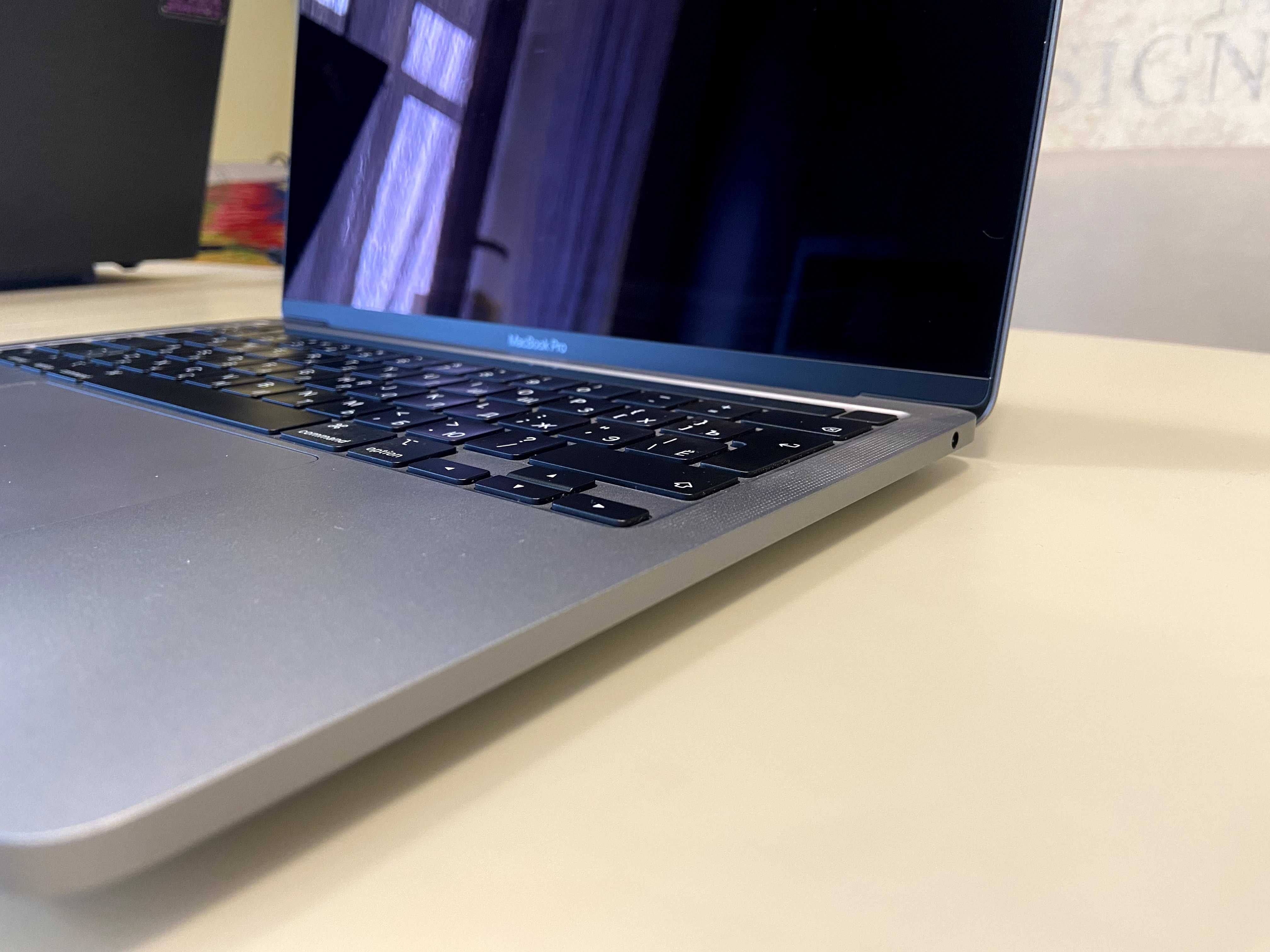 MacBook Pro 13 2020 M1 16/256 Space Gray