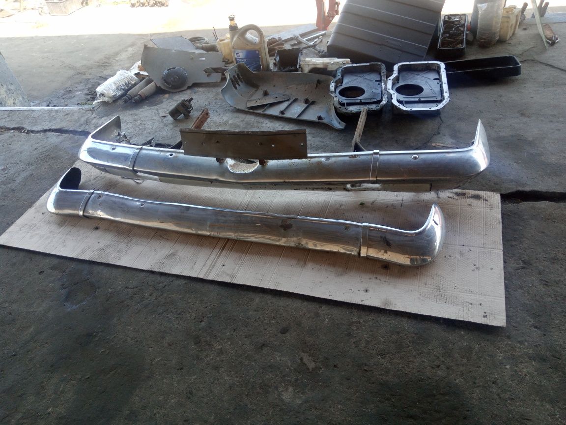Продам бамперГаз 21 Волга.