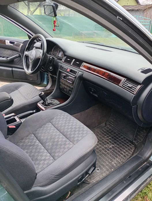 Автомобіль Audi A6 C5