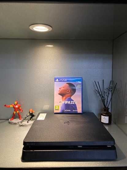 PS4 SLIM 1TB + 1 Jogo + 1 Comando + Caixa Original