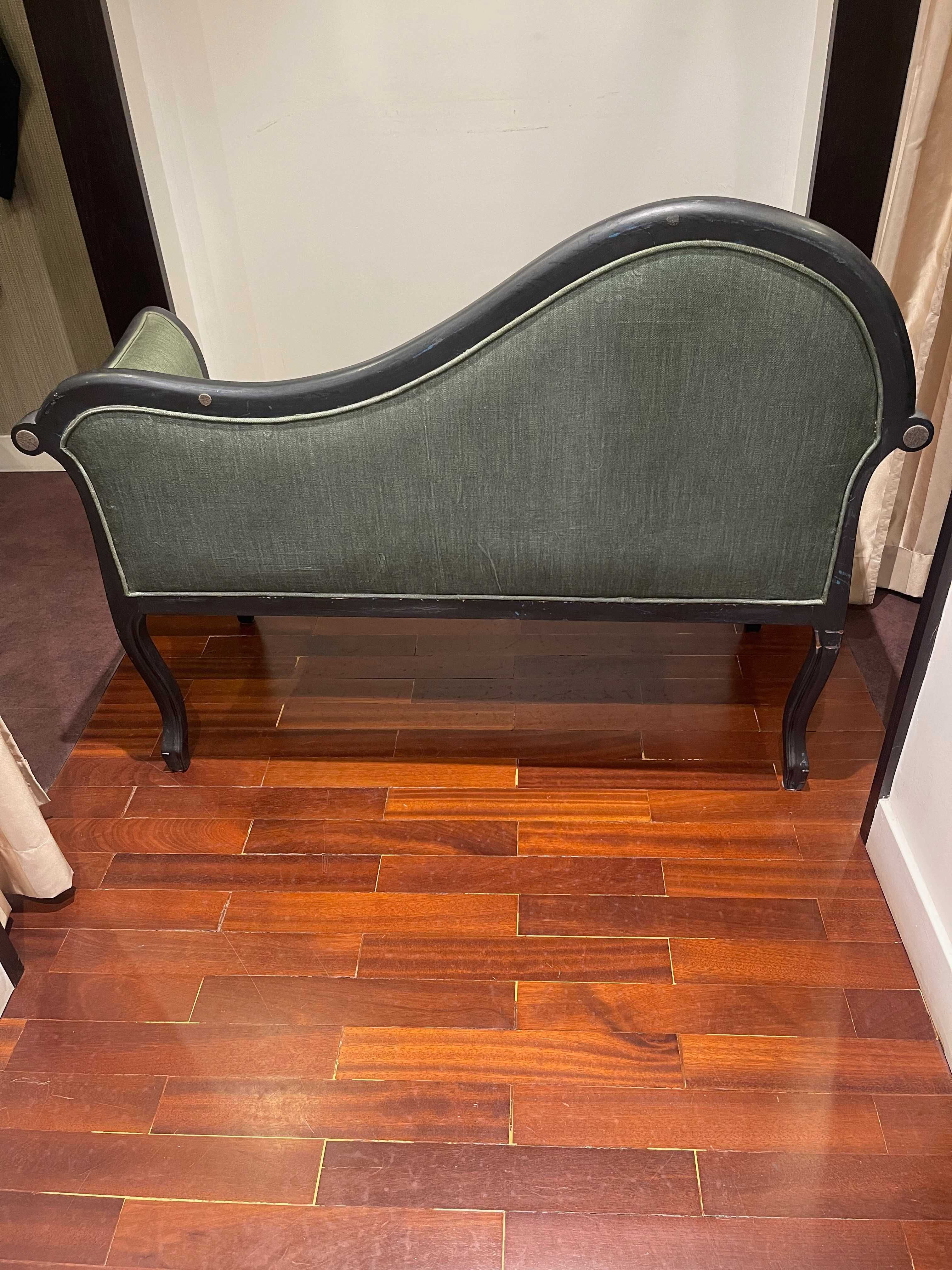 Canapé em estilo vintage estofado a veludo verde em ótimo estado