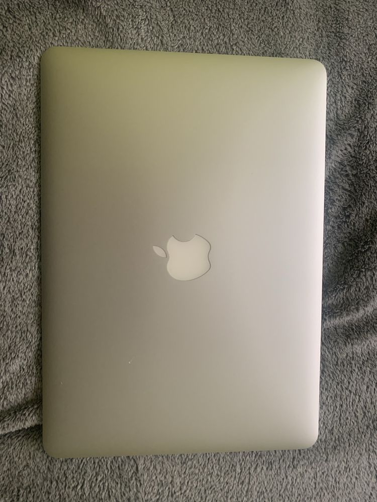 Macbook air 13 2017 8/256SSD