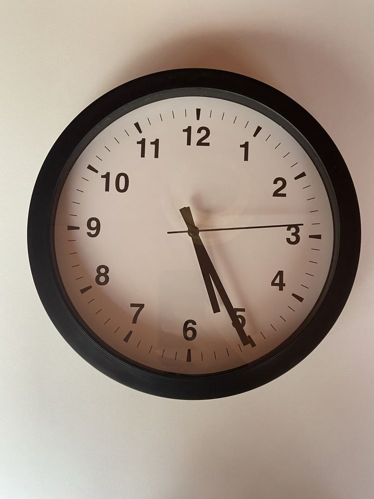 Relógio Ikea 28 cm preto