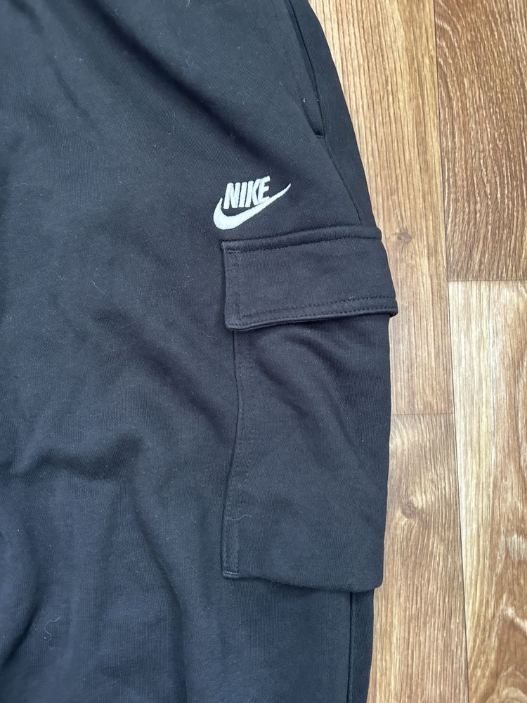 Карго штани Nike