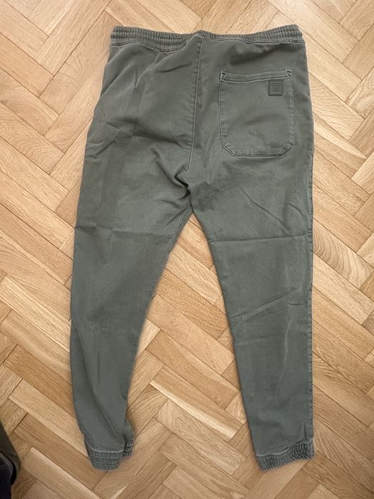 Spodnie rozciagliwe joggery pull&bear M/L stan bdb
